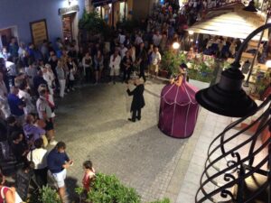 ZIRK Comedy 12 1 • Compagnia Lannutti & Corbo | Circo contemporaneo, Circo teatro, Circo comico, Teatro comico, Spettacoli comici, Comicità, Comedy show, Spettacoli comici per la famiglia, Family show, Acrobazia, Magia bizzarra, Comedy magic, Magia comica, Spettacoli di strada e da palco Compagnia Lannutti & Corbo | Comicità Acrobazia Magia Poesia Follia