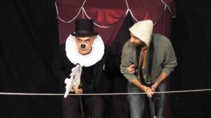 ZIRK Comedy 21 1 • Compagnia Lannutti & Corbo | Circo contemporaneo, Circo teatro, Circo comico, Teatro comico, Spettacoli comici, Comicità, Comedy show, Spettacoli comici per la famiglia, Family show, Acrobazia, Magia bizzarra, Comedy magic, Magia comica, Spettacoli di strada e da palco Compagnia Lannutti & Corbo | Comicità Acrobazia Magia Poesia Follia