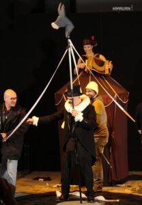 ZIRK Comedy 22 1 • Compagnia Lannutti & Corbo | Circo contemporaneo, Circo teatro, Circo comico, Teatro comico, Spettacoli comici, Comicità, Comedy show, Spettacoli comici per la famiglia, Family show, Acrobazia, Magia bizzarra, Comedy magic, Magia comica, Spettacoli di strada e da palco Compagnia Lannutti & Corbo | Comicità Acrobazia Magia Poesia Follia