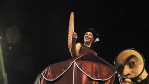 ZIRK Comedy 24 1 • Compagnia Lannutti & Corbo | Circo contemporaneo, Circo teatro, Circo comico, Teatro comico, Spettacoli comici, Comicità, Comedy show, Spettacoli comici per la famiglia, Family show, Acrobazia, Magia bizzarra, Comedy magic, Magia comica, Spettacoli di strada e da palco Compagnia Lannutti & Corbo | Comicità Acrobazia Magia Poesia Follia