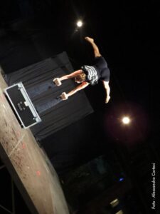 allincirco 3 • Compagnia Lannutti & Corbo | Circo contemporaneo, Circo teatro, Circo comico, Teatro comico, Spettacoli comici, Comicità, Comedy show, Spettacoli comici per la famiglia, Family show, Acrobazia, Magia bizzarra, Comedy magic, Magia comica, Spettacoli di strada e da palco Compagnia Lannutti & Corbo | Comicità Acrobazia Magia Poesia Follia